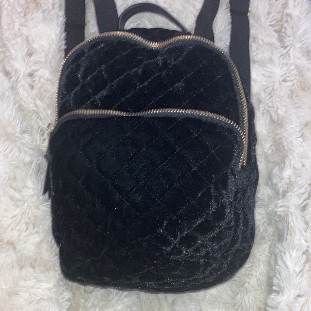 🎒NWT BLACK VELVET BACKPACK 🎒